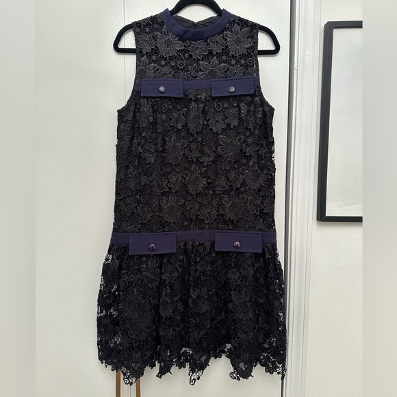 Modern Lace Dress with Back Zipper - Picture 9 of 11